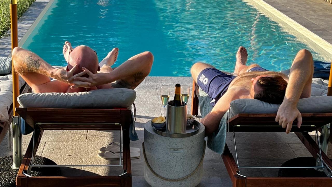 Montegrosso dʼAsti Cascina Giantino Suite Cantina - G A Y - M E N - O N L Y (Adults Only) מראה חיצוני תמונה